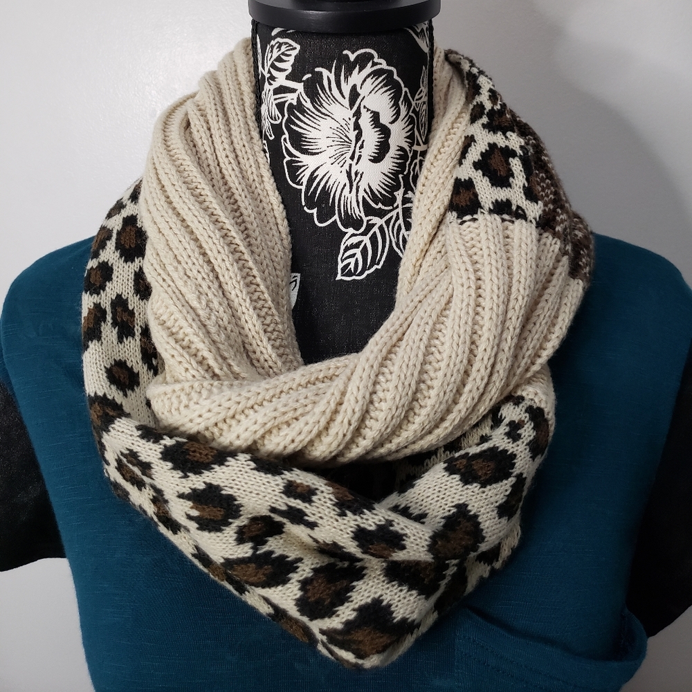C.C Exclusives Infinity Scarf